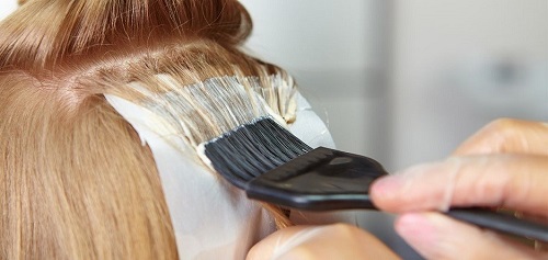 ۵ نکته مهم که قبل از رنگ کردن مو در خانه باید به خاطر داشته باشید