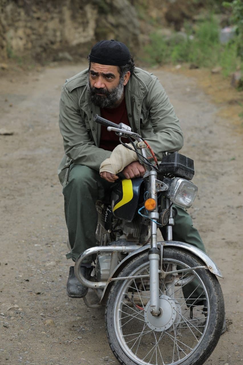 فیلم سینمایی فرش سیاه همزمان با فیلمبرداری در شمال کشور ، در حال تدوین میباشد 