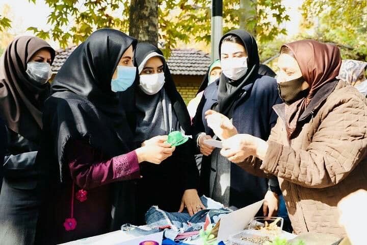 جشنواره برگ ریزان پاییز هزار رنگ در بوستان شهید نیاکی