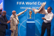 رونمایی از کاپ جام جهانی در تهران/ ازدحام و بی‌نظمی عجیب در مراسم