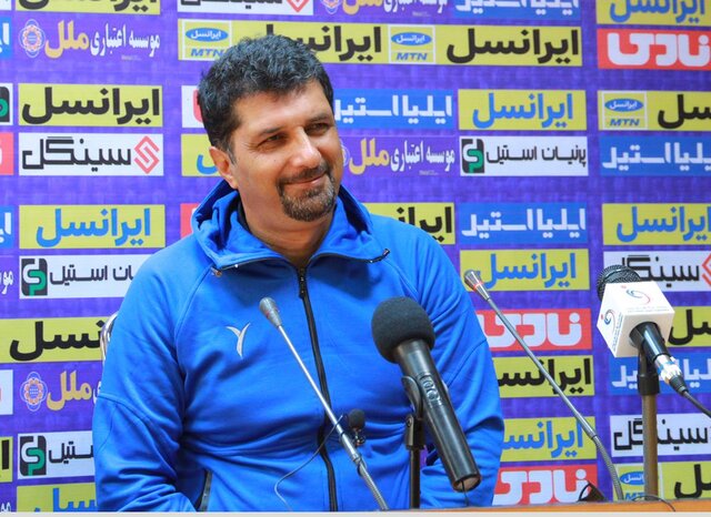 مجتبی حسینی: با ۲ بازی تیم ملی را نقد نکنیم/ مقابل فولاد کار سختی در پیش داریم