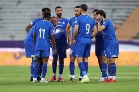 استقلال 2  _ 2  هوادار