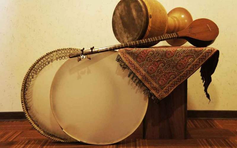 حافظ نوای ساز‌های کهن ایرانی باشیم