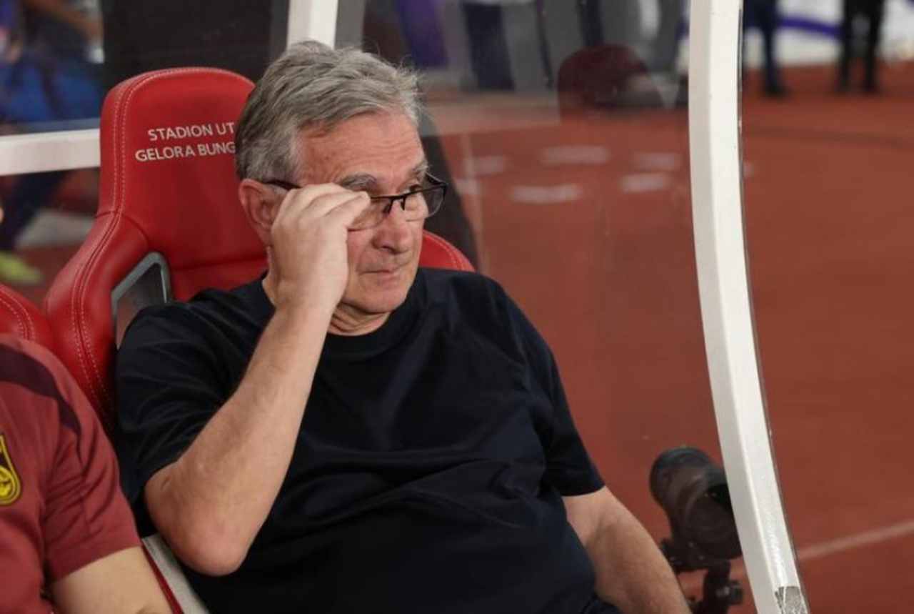 سرمربی محبوب پرسپولیسی‌ها اخراج شد!