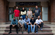 حسین کیانی «خُرده انسان» را روی صحنه می‌برد