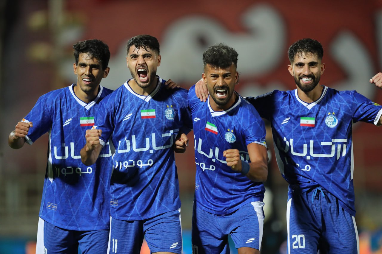 استقلال 1   _   0 تراکتور