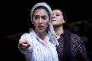  تئاتر لبخند: از شبنم مقدمی و مونا فرجاد تا سجاد افشاریان