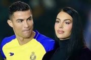 جورجینا با روسری و مانتو در هفته مُد ریاض