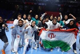 مربی تیم ملی: آینده درخشانی در انتظار فوتسال بانوان ایران است