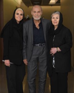 جمشید هاشم پور به همراه همسر و دخترش